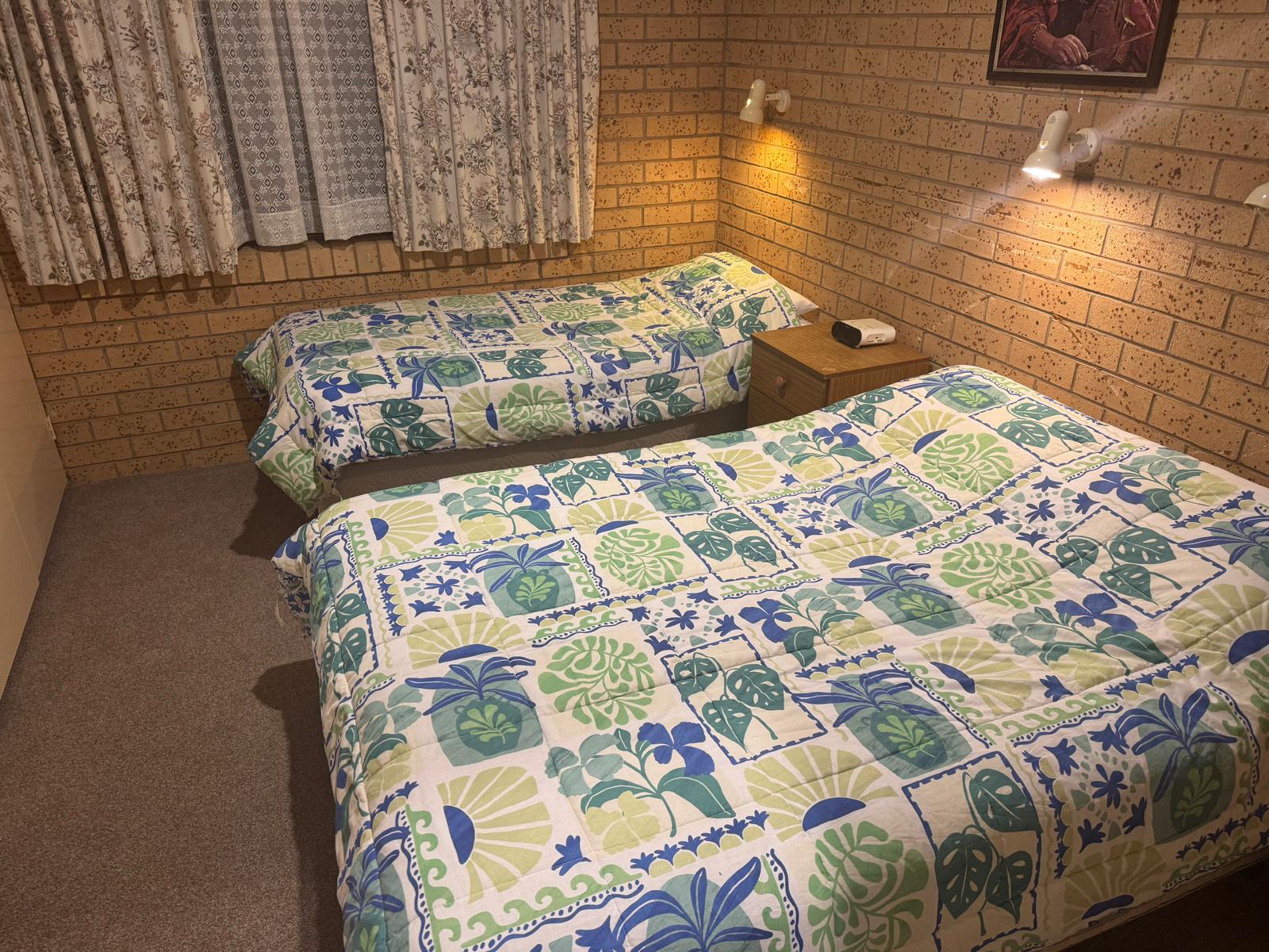 Lone Pine Motel