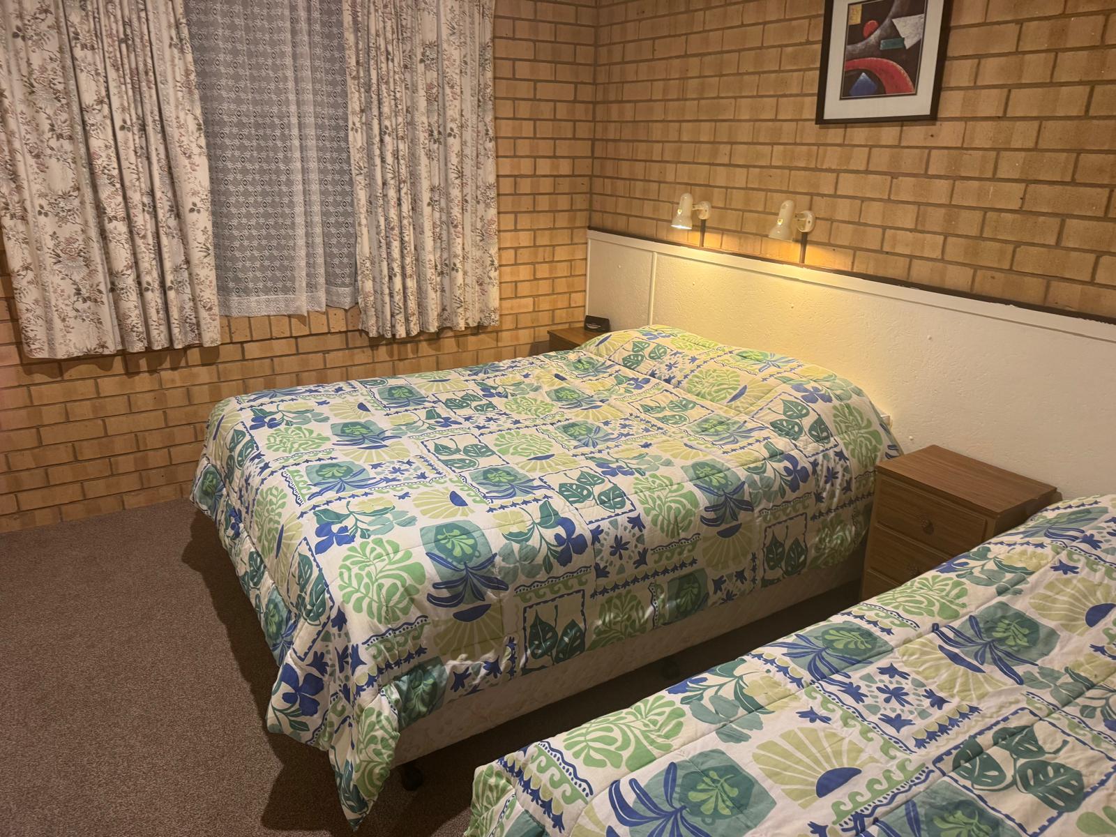 Lone Pine Motel